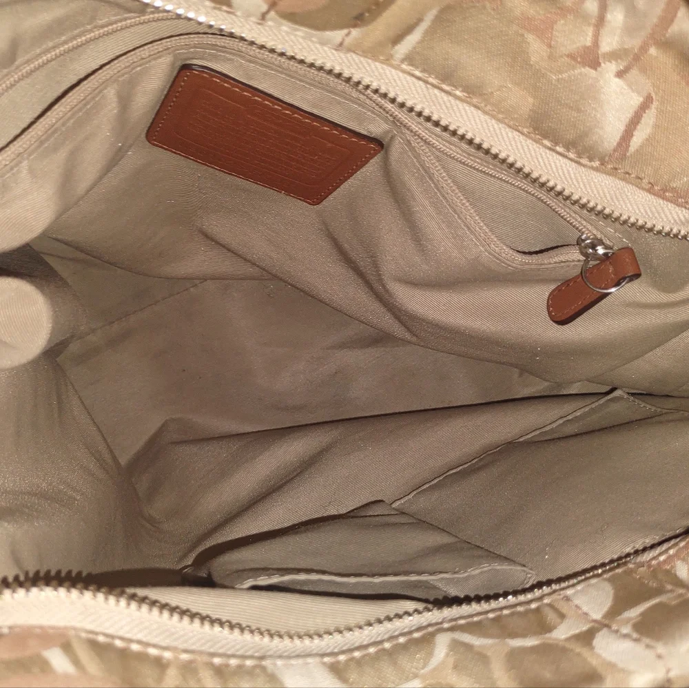 Beautiful Coach Tote - Picture 6 of 13